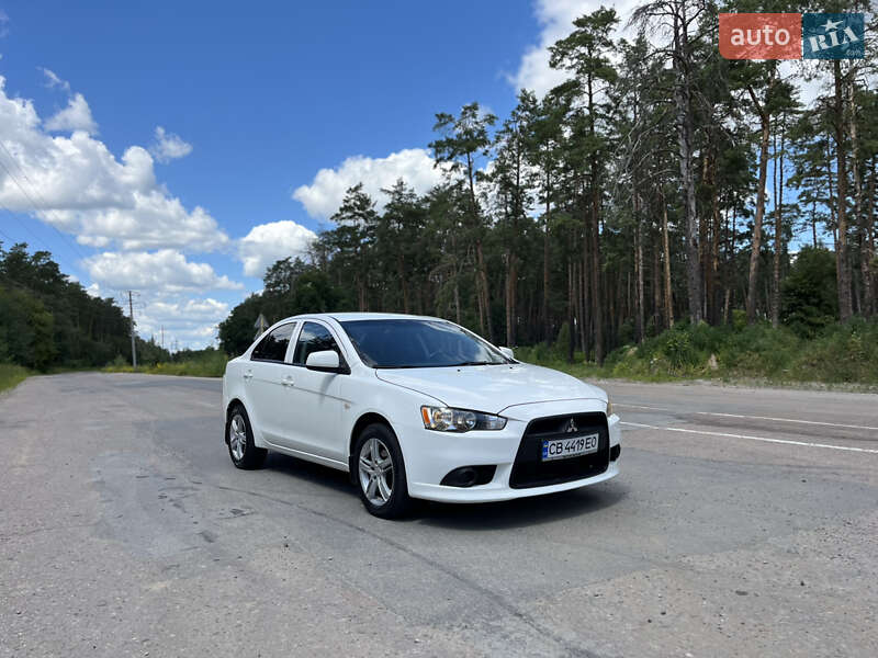 Седан Mitsubishi Lancer 2012 в Чернигове