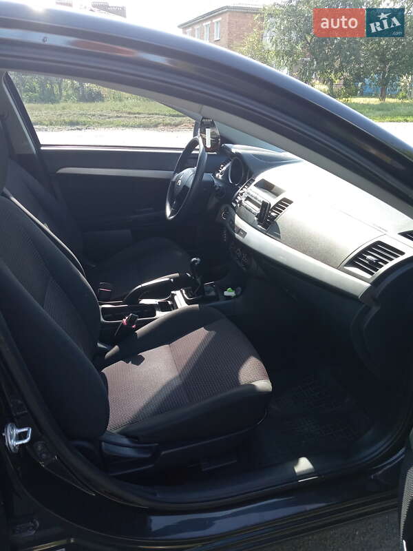 Седан Mitsubishi Lancer 2009 в Киеве