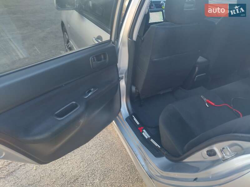 Седан Mitsubishi Lancer 2006 в Виннице