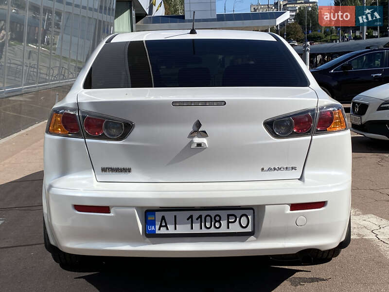 Седан Mitsubishi Lancer 2016 в Киеве
