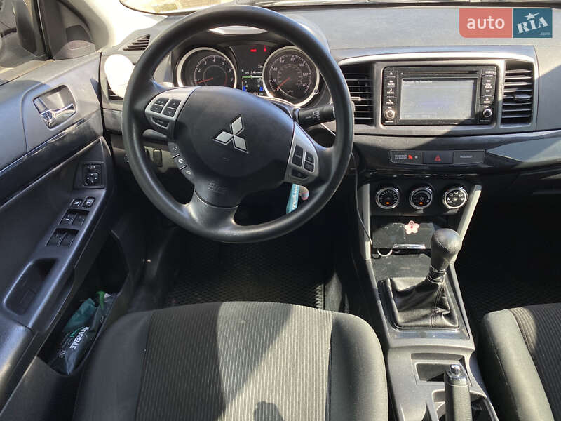 Седан Mitsubishi Lancer 2016 в Киеве