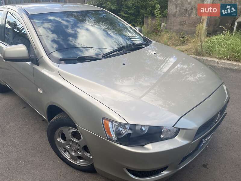 Седан Mitsubishi Lancer 2008 в Львове