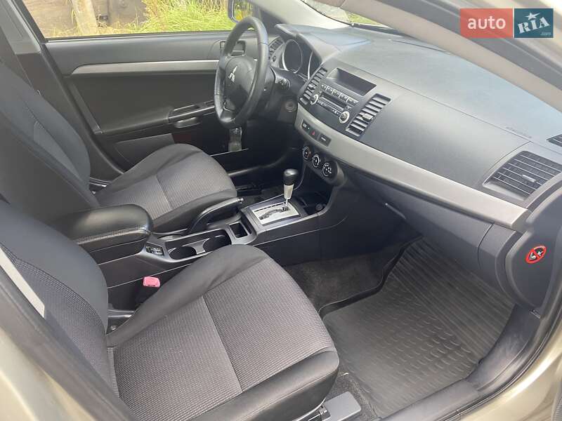 Седан Mitsubishi Lancer 2008 в Львове