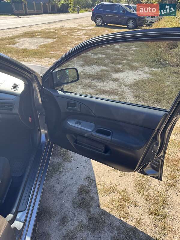 Седан Mitsubishi Lancer 2007 в Киеве