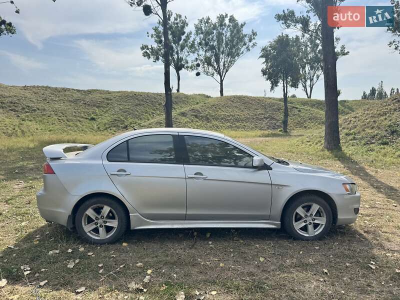 Седан Mitsubishi Lancer 2008 в Луцке