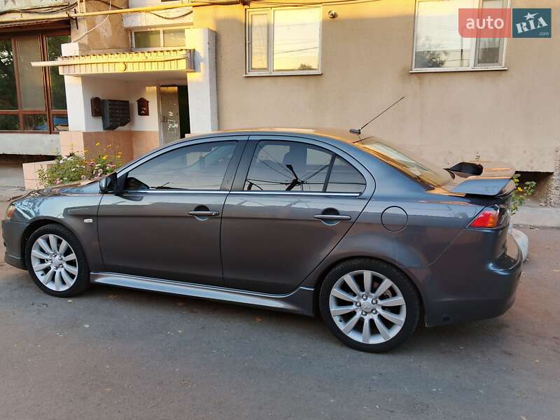 Седан Mitsubishi Lancer 2010 в Болграді