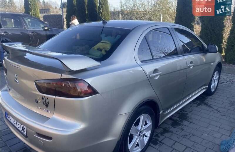 Седан Mitsubishi Lancer 2008 в Старом Самборе