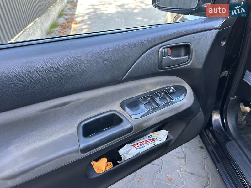 Седан Mitsubishi Lancer 2004 в Львові