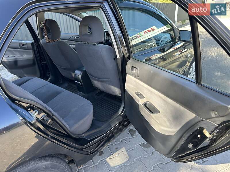 Седан Mitsubishi Lancer 2004 в Львові