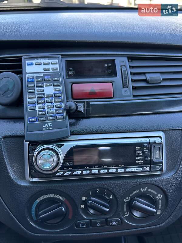 Седан Mitsubishi Lancer 2004 в Львові