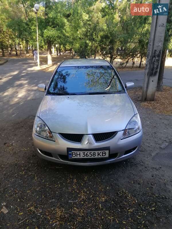 Седан Mitsubishi Lancer 2004 в Одессе