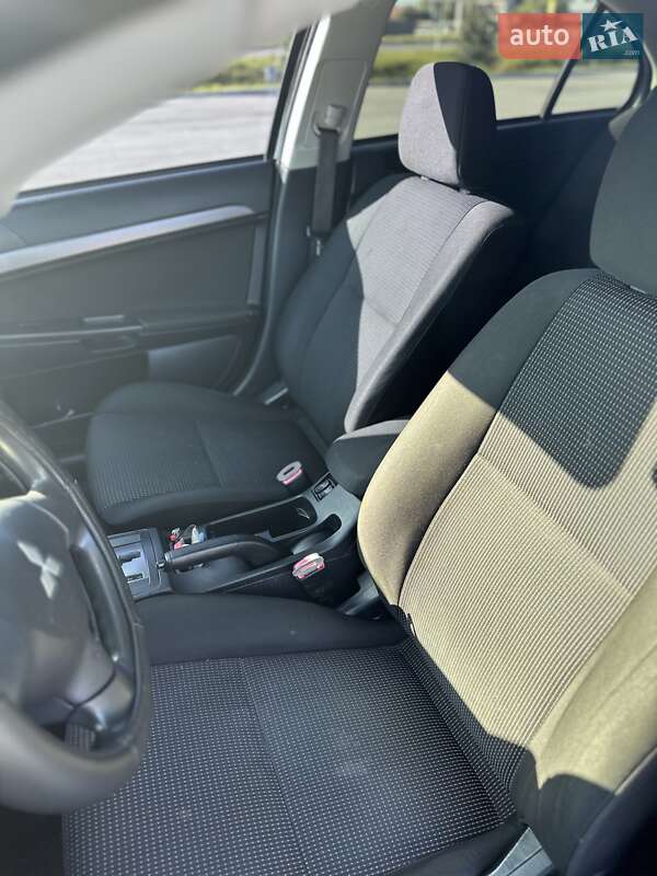 Седан Mitsubishi Lancer 2008 в Мукачево