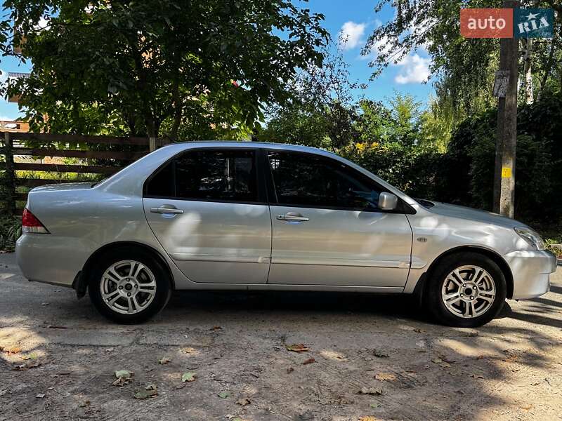 Седан Mitsubishi Lancer 2005 в Киеве фото 6 Седан Mitsubishi Lancer 2005 в Киеве