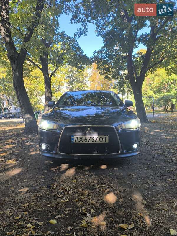 Хэтчбек Mitsubishi Lancer 2010 в 