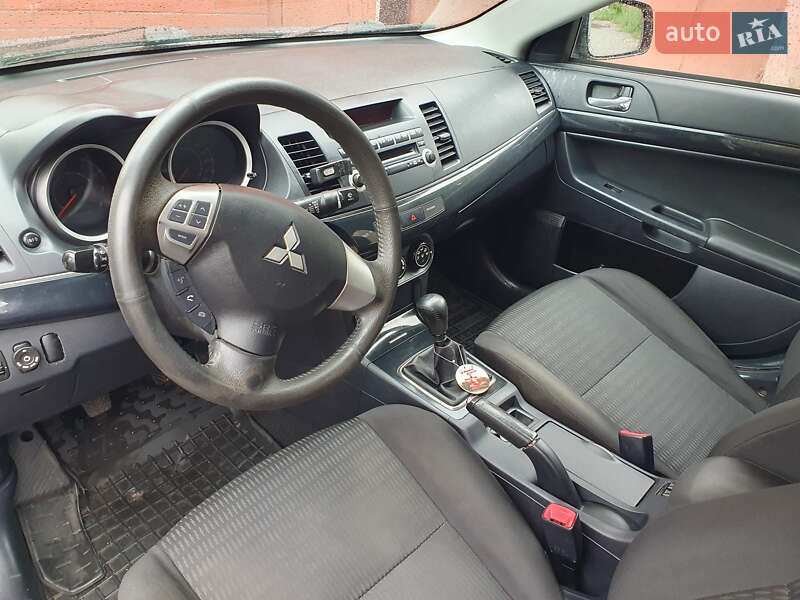 Седан Mitsubishi Lancer 2012 в Киеве
