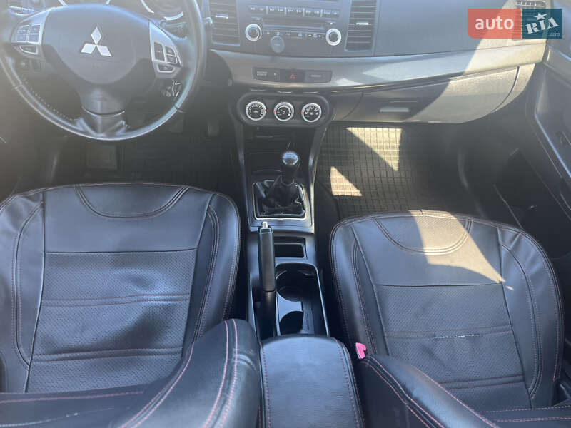 Седан Mitsubishi Lancer 2007 в Киеве