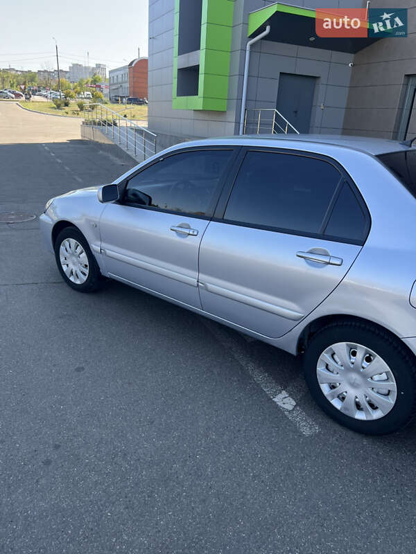 Седан Mitsubishi Lancer 2005 в Кривом Роге