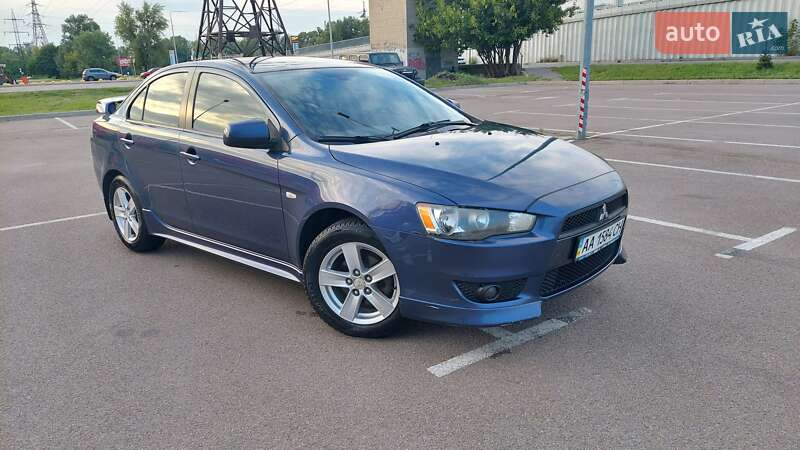 Седан Mitsubishi Lancer 2008 в Киеве