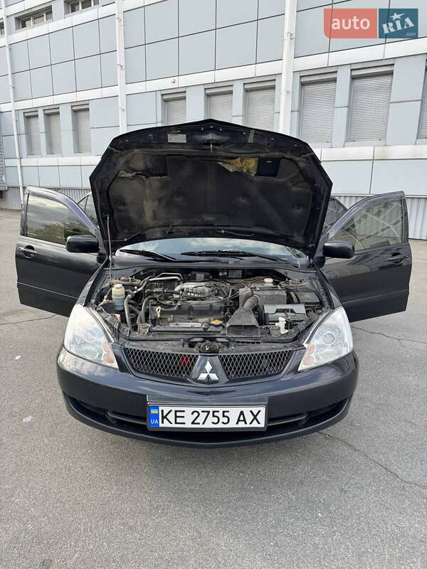 Седан Mitsubishi Lancer 2006 в Днепре
