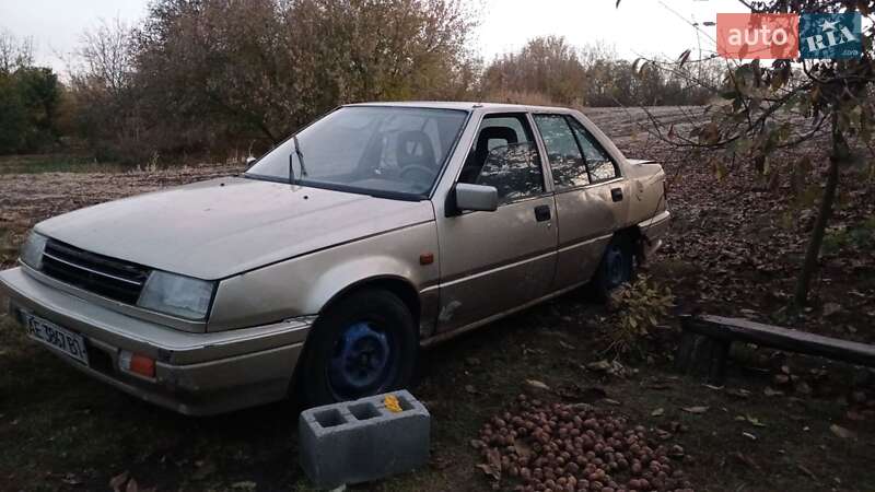 Седан Mitsubishi Lancer 1987 в Тальному