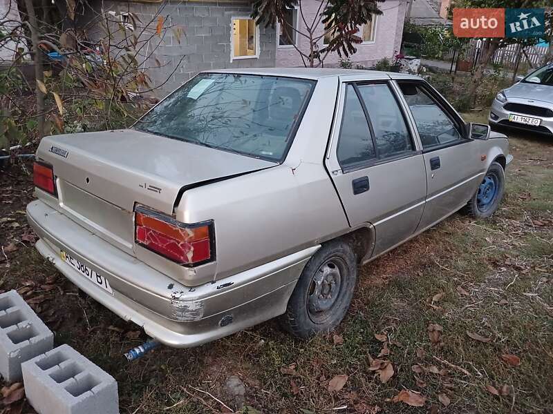 Седан Mitsubishi Lancer 1987 в Тальному