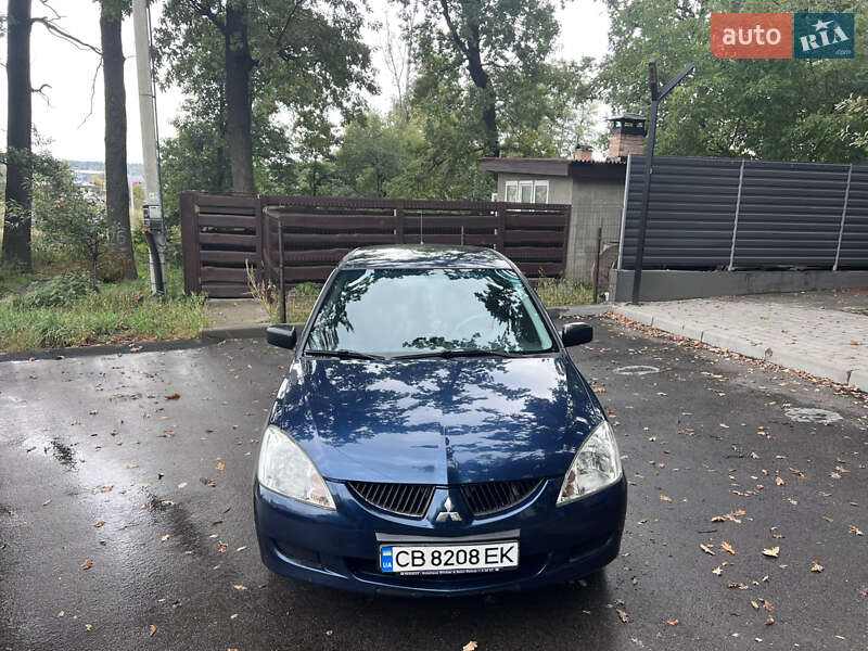Седан Mitsubishi Lancer 2004 в Киеве