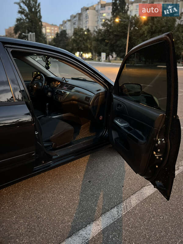 Седан Mitsubishi Lancer 2006 в Броварах