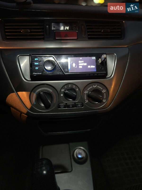 Седан Mitsubishi Lancer 2006 в Броварах