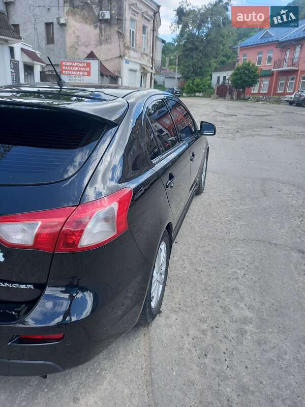 Хетчбек Mitsubishi Lancer 2008 в Чернівцях фото 8 Хетчбек Mitsubishi Lancer 2008 в Чернівцях