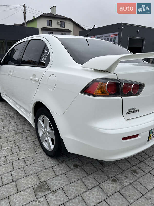 Седан Mitsubishi Lancer 2009 в Львове