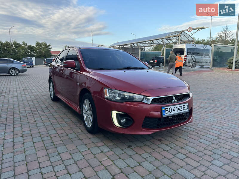 Седан Mitsubishi Lancer 2015 в Сарнах