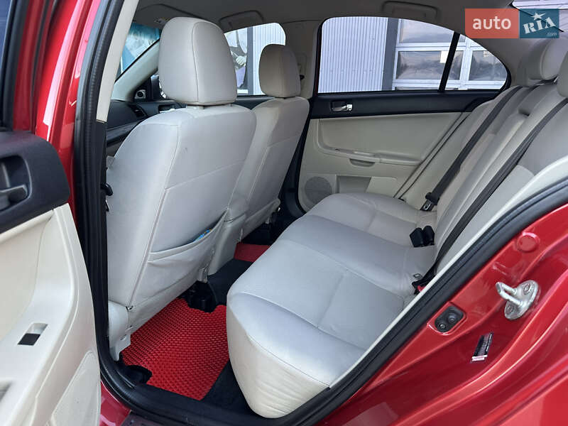Седан Mitsubishi Lancer 2015 в Сарнах