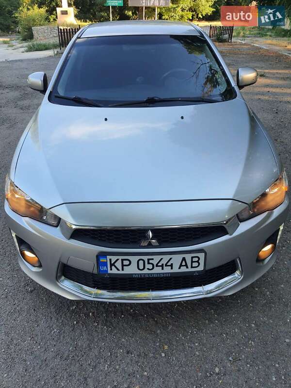 Седан Mitsubishi Lancer 2016 в Запорожье