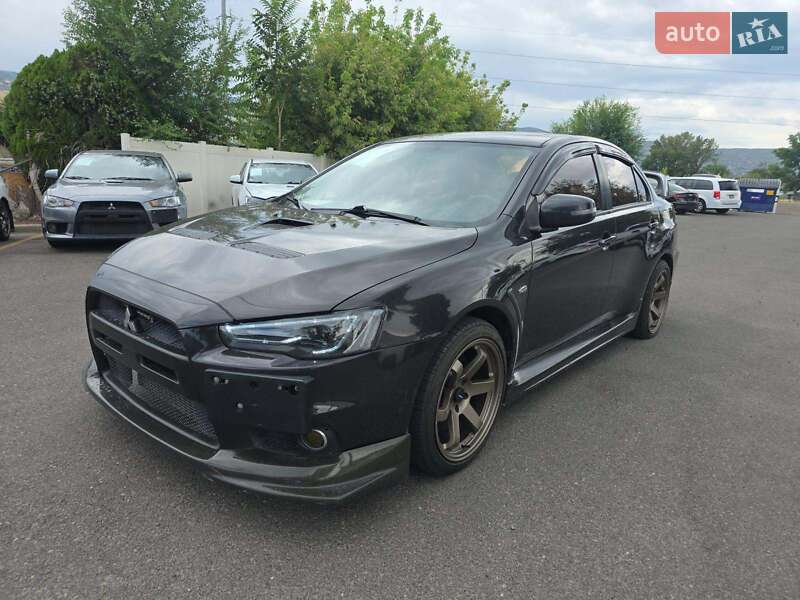 Седан Mitsubishi Lancer 2015 в  фото Седан Mitsubishi Lancer 2015 в