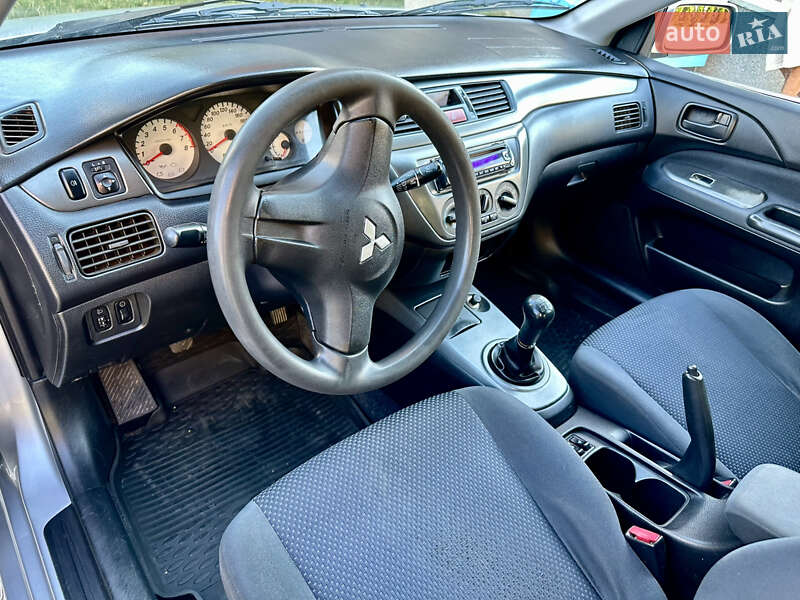 Седан Mitsubishi Lancer 2008 в Чернівцях