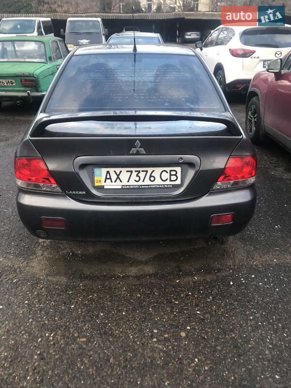Седан Mitsubishi Lancer 2006 в Черновцах