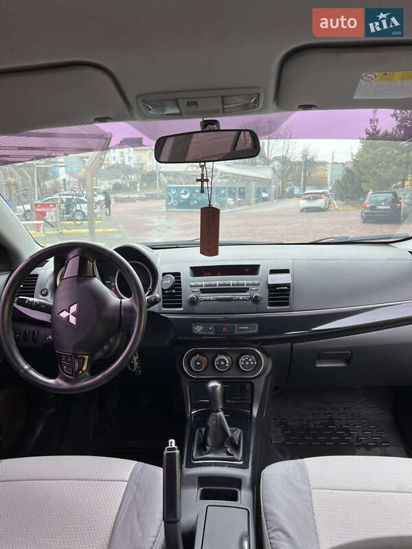 Седан Mitsubishi Lancer 2012 в Виннице