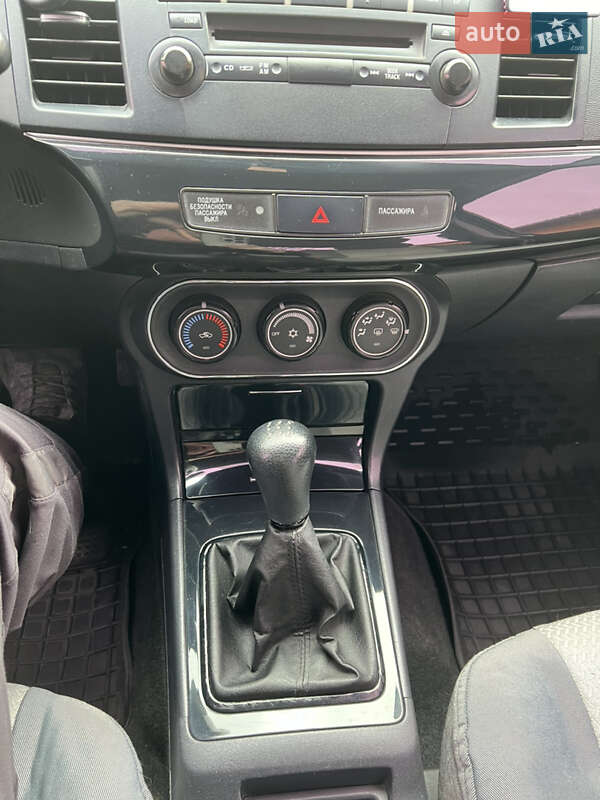 Седан Mitsubishi Lancer 2012 в Виннице