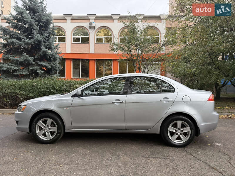 Седан Mitsubishi Lancer 2009 в Одессе