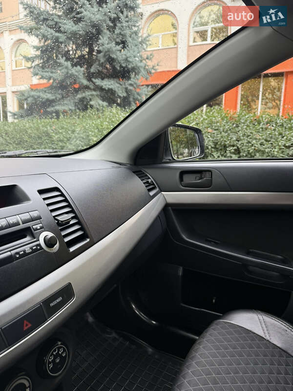 Седан Mitsubishi Lancer 2009 в Одессе