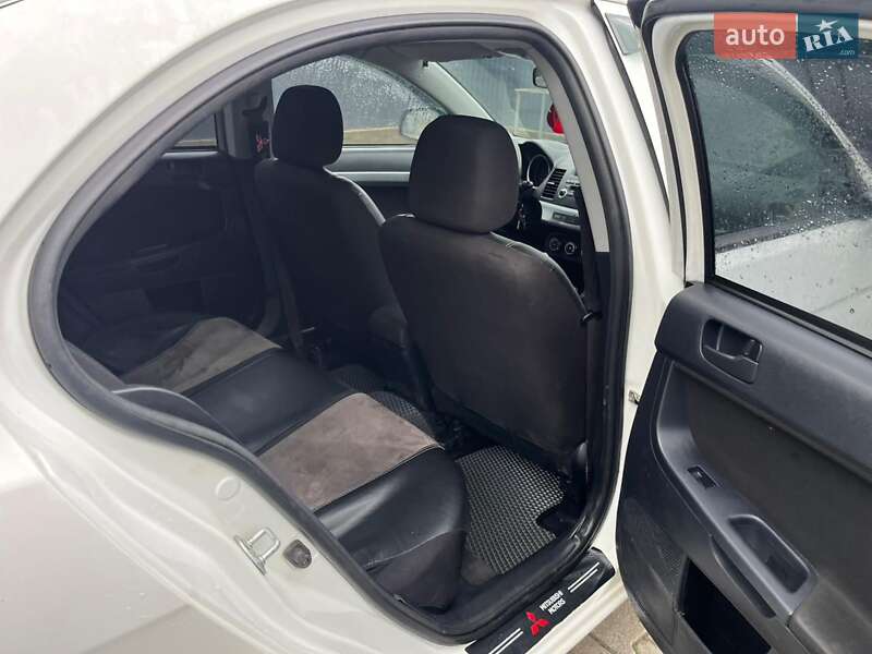 Хетчбек Mitsubishi Lancer 2011 в Сколе
