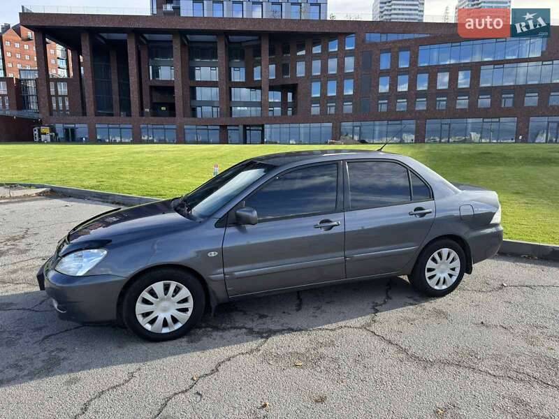 Седан Mitsubishi Lancer 2006 в Днепре