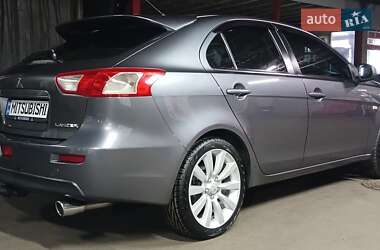 Хэтчбек Mitsubishi Lancer 2009 в 