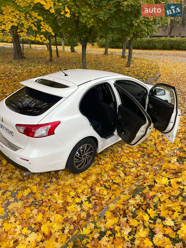 Хэтчбек Mitsubishi Lancer 2008 в Харькове