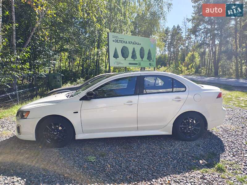 Седан Mitsubishi Lancer 2017 в Києві