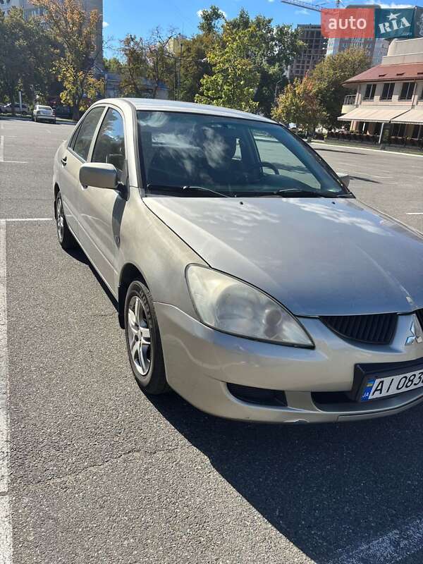 Седан Mitsubishi Lancer 2004 в Броварах