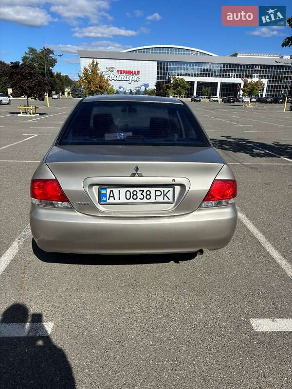 Седан Mitsubishi Lancer 2004 в Броварах