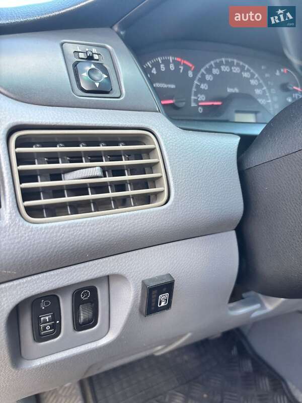 Седан Mitsubishi Lancer 2004 в Броварах