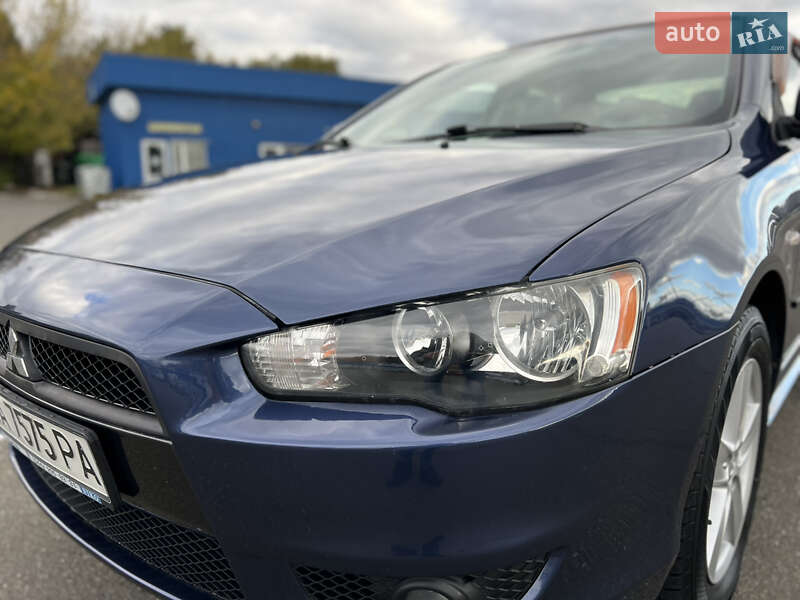 Седан Mitsubishi Lancer 2008 в Киеве