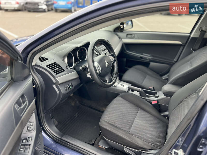 Седан Mitsubishi Lancer 2008 в Киеве